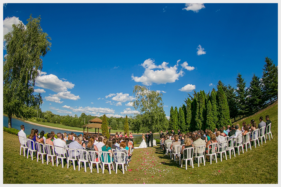 Outdoor wedding at the Manor