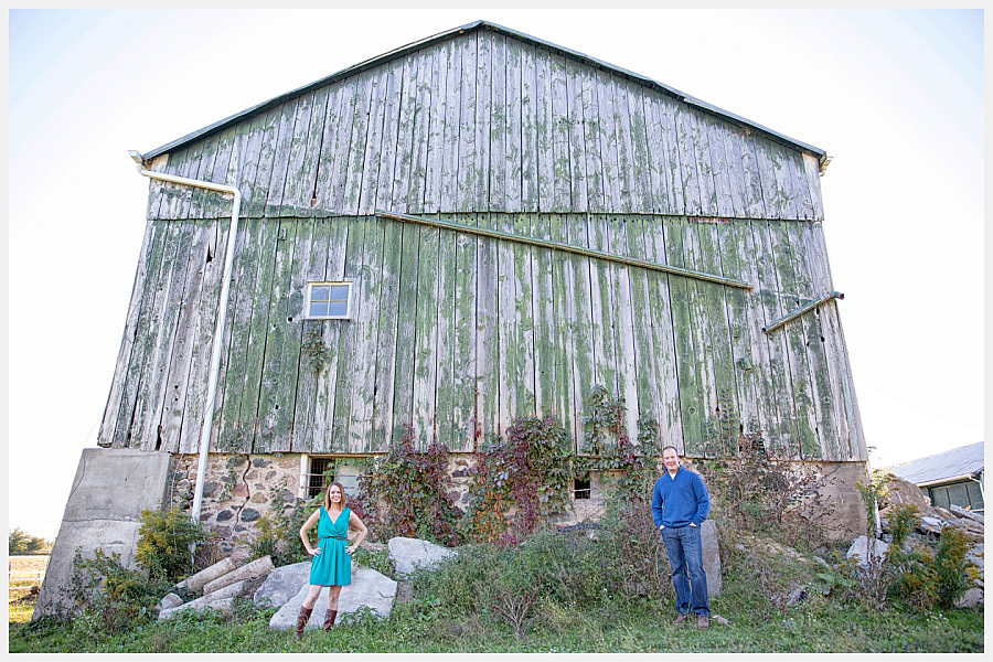 Engagement photos with a barn